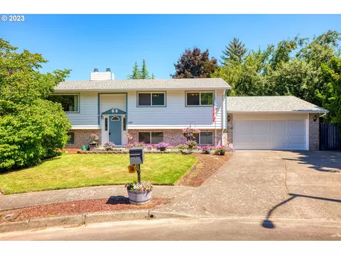 656 NE Wendy Ln, Gresham, OR 97030