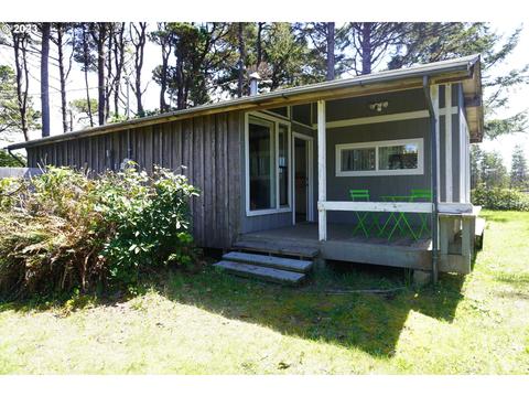 1283 SW Seabrook Ln, Waldport, OR 97394