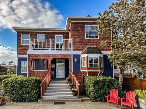 378 S Highway 101, Rockaway Beach, OR 97136