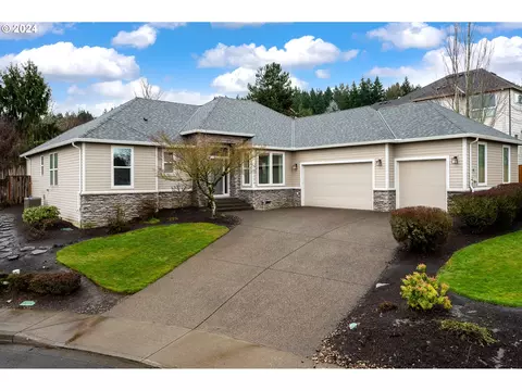 10894 SE Valley Way, Happy Valley, OR 97086