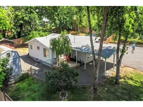 795 S 71st St, Springfield, OR 97478