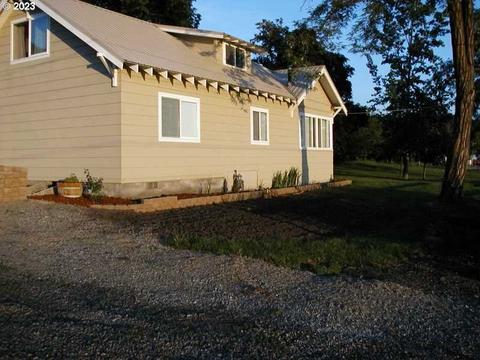 60765 Love Rd, Cove, OR 97824