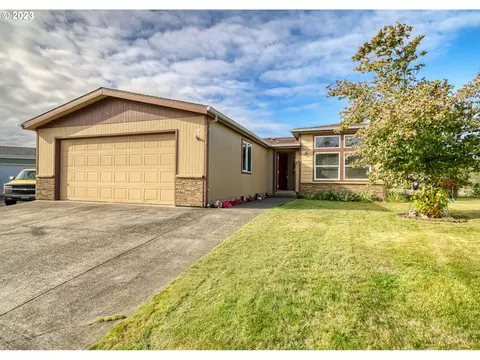 51417 SE Oak Grove Dr #66, Scappoose, OR 97056