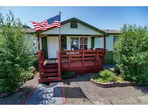 550 S State St #134, Sutherlin, OR 97479