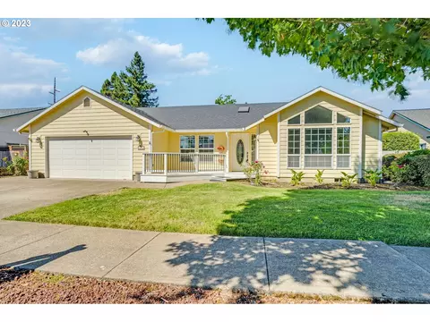 1361 SW Darci Dr, Mcminnville, OR 97128