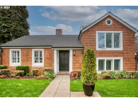 11555 S Riverwood Rd, Portland, OR 97219