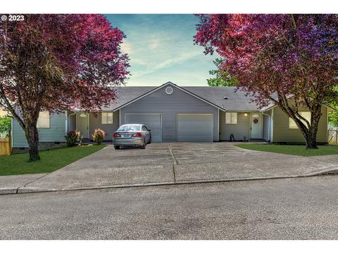 320 W 6th St, La Center, WA 98629