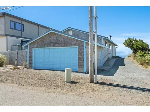 797 N Pacific St, Rockaway Beach, OR 97136