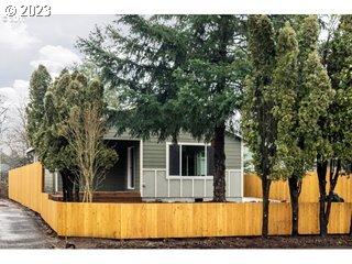 2003 E 33rd St, Vancouver, WA 98663