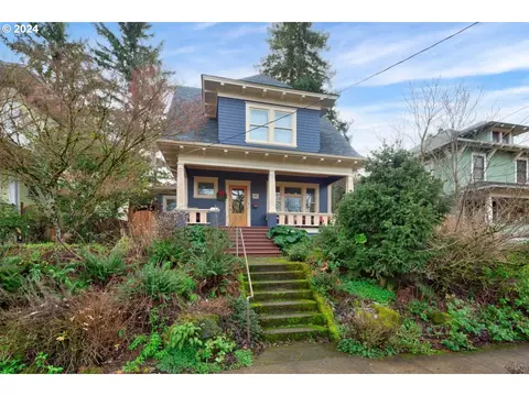 3724 SE Clinton St, Portland, OR 97202