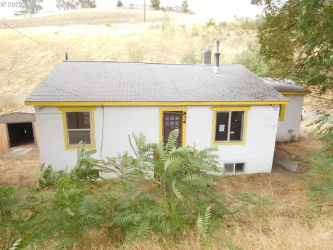834 SE 3rd St, Pendleton, OR 97801