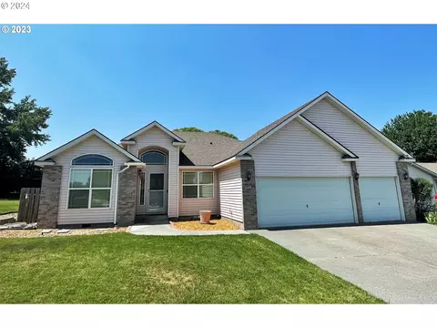 220 SE 11th St, Hermiston, OR 97838