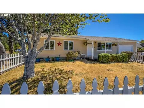 3480 Laurelwood St, Florence, OR 97439