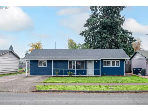 1017 Olympic St, Springfield, OR 97477