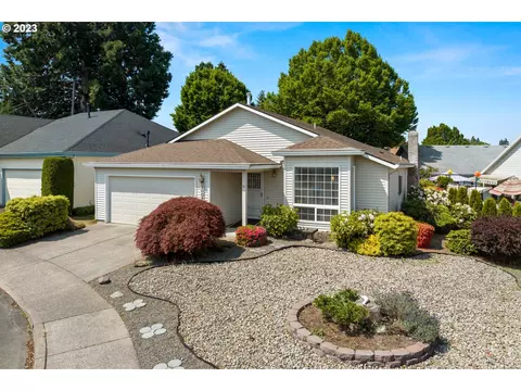 2007 NE 152nd Ct, Portland, OR 97230