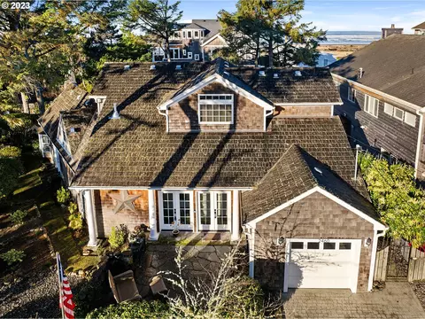 2460 S Edgewood St, Seaside, OR 97138