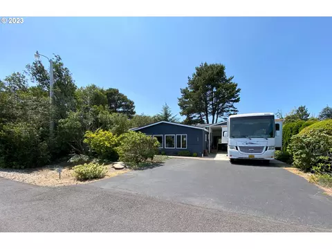 1600 Rhododendron Dr #250, Florence, OR 97439