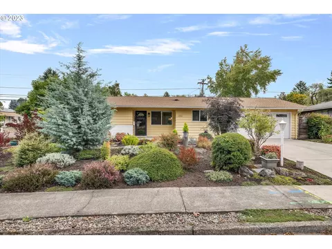 13810 SW Cherryhill Dr, Beaverton, OR 97008