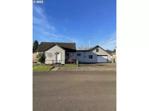 474 S 21st St, Reedsport, OR 97467