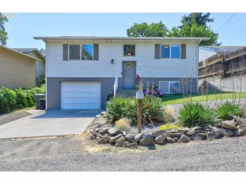 914 E 7th St, The Dalles, OR 97058