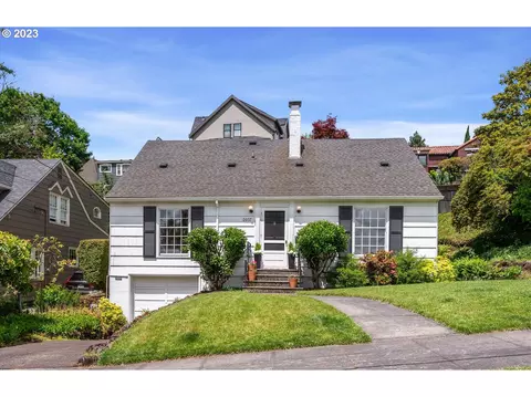 2037 NE Alameda St, Portland, OR 97212