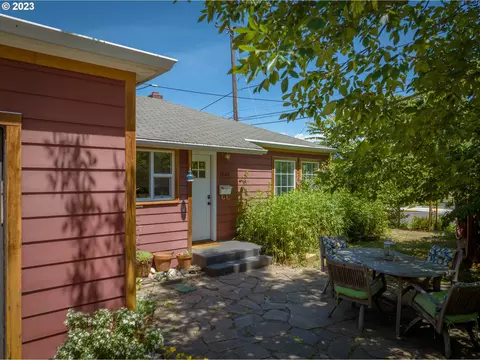 1004 June St, Hood River, OR 97031