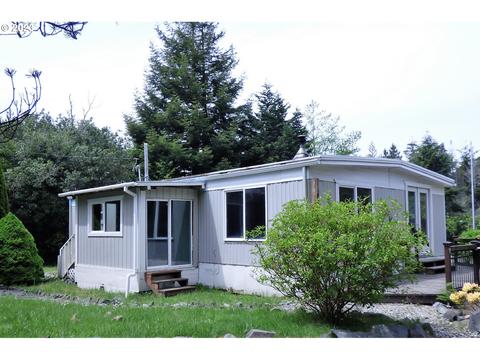 90955 Hollywood Ln, Coos Bay, OR 97420