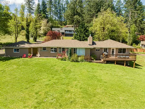 830 1st Ave, Sweet Home, OR 97386