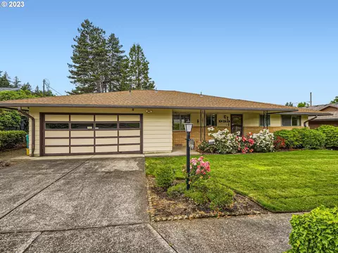 933 SE 218th Ave, Gresham, OR 97030