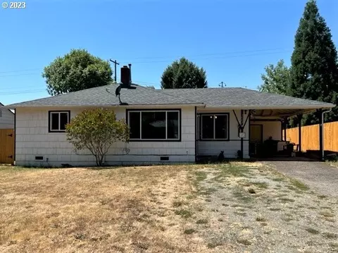 3042 NE Vine St, Roseburg, OR 97470