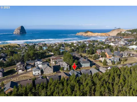 33605 Center Pointe Dr, Pacific City, OR 97135
