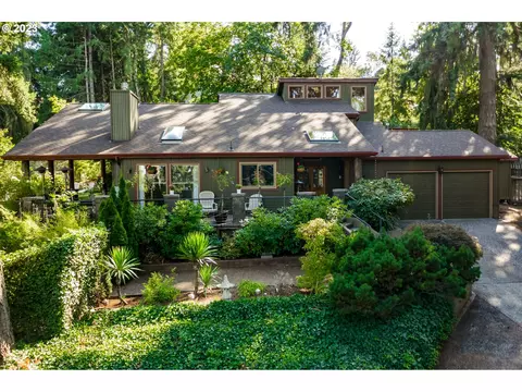 2526 Cleveland St, Eugene, OR 97405