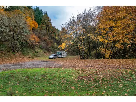 16689 Old Highway 99, Oakland, OR 97462