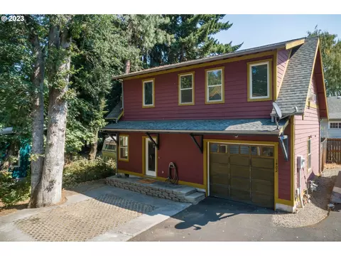 1402 Cross Creek Ln, Hood River, OR 97031