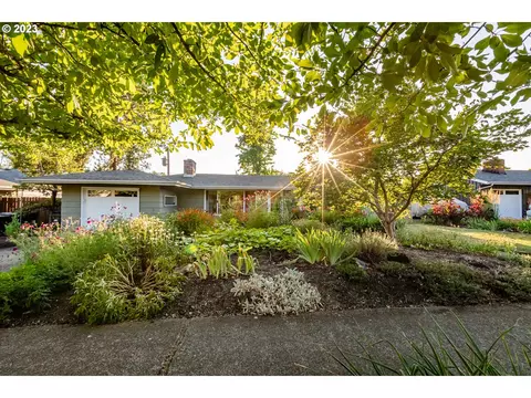 3150 Onyx St, Eugene, OR 97405