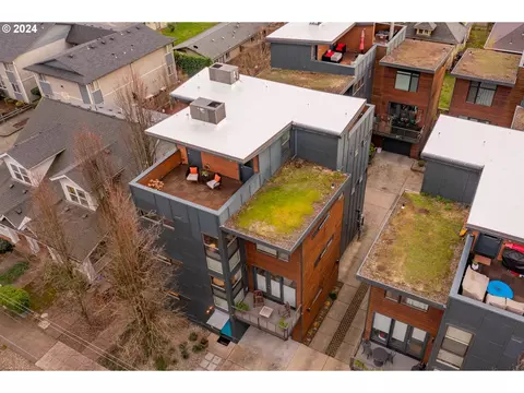 528 NE Sacramento St, Portland, OR 97212