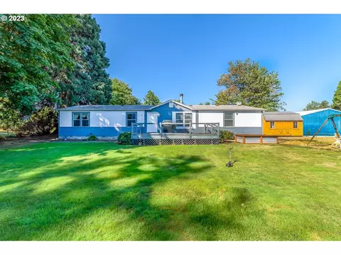 847 Pierce Ave, Cottage Grove, OR 97424