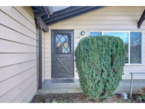140 Barker Rd, Oregon City, OR 97045