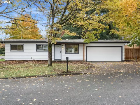 5000 SE Regents Cir, Milwaukie, OR 97222
