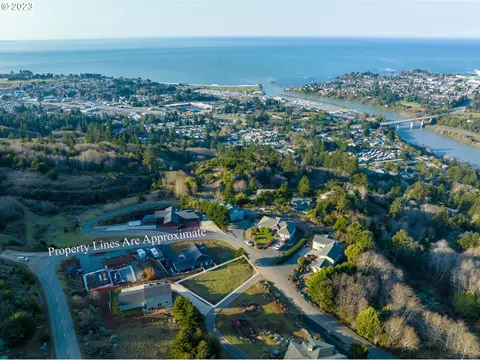 98000 Crown Terrace Rd #3, Brookings, OR 97415