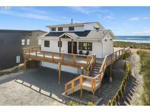 26390 Beach Dr, Rockaway Beach, OR 97136