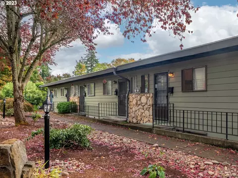 1550 SE Lava Dr #10, Milwaukie, OR 97222