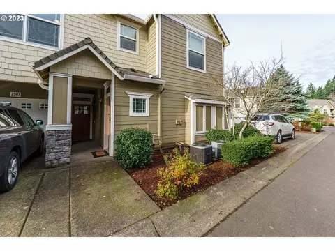 3545 Summerlinn Dr #72, West Linn, OR 97068