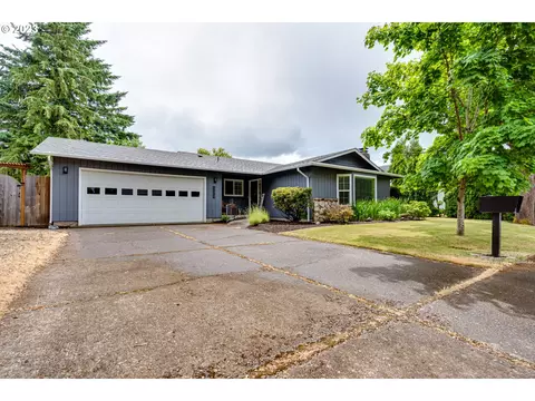 577 70th St, Springfield, OR 97478