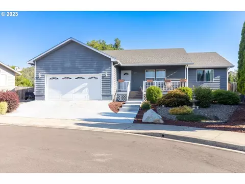2640 NE Bloomfield Ct, Roseburg, OR 97470