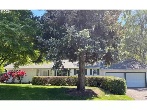 466 W Azalea Ave, Eugene, OR 97404