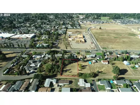R St, Springfield, OR 97477