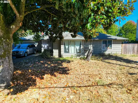 2225 Oakmont Way, Eugene, OR 97401