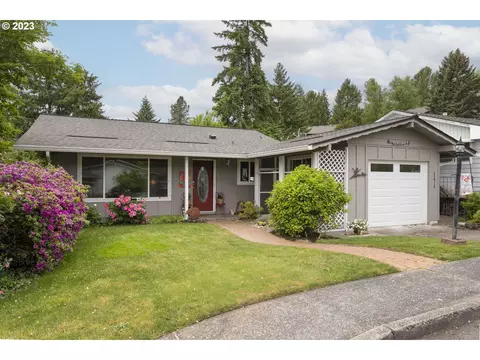 11910 SW King George Dr, King City, OR 97224