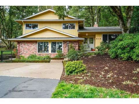 835 NW Edgewood Pl, Albany, OR 97321